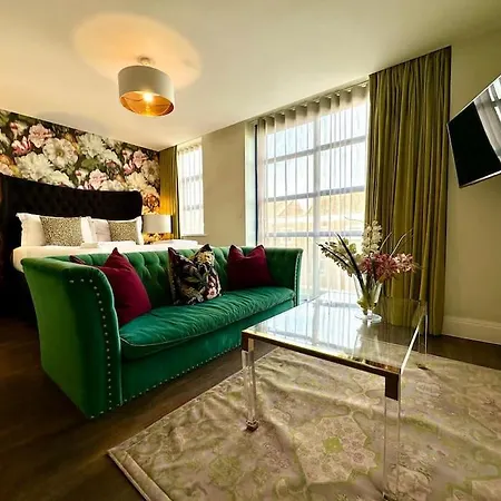 Quayside Chic: Modern Suite Near Poole Harbor Exterior photo